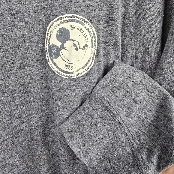 DISNEY PARKS Long Sleeve Tee Shirt Vintage Mickey Mouse Logo Gray Unisex XL - Picture 3 of 11